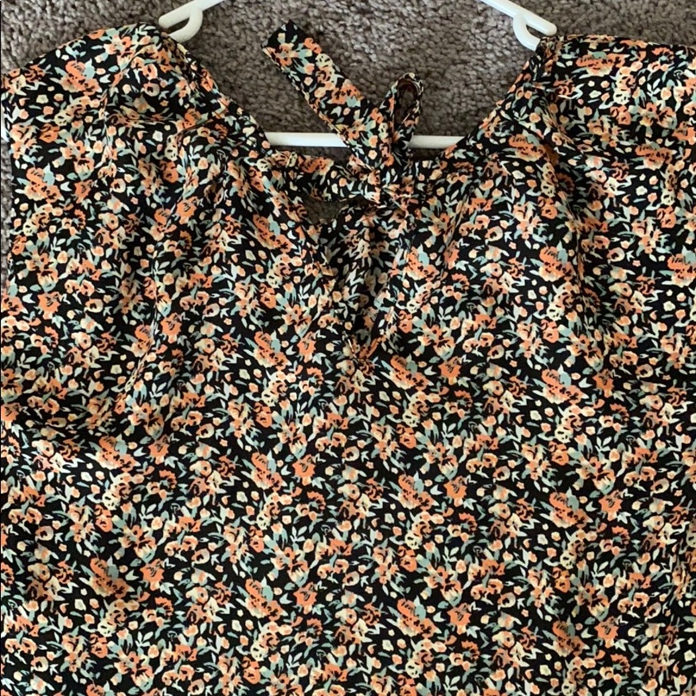 Floral blouse - Picture 2 of 3